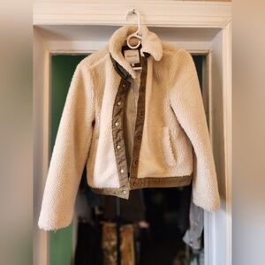 Madewell women's fleece short jacket.